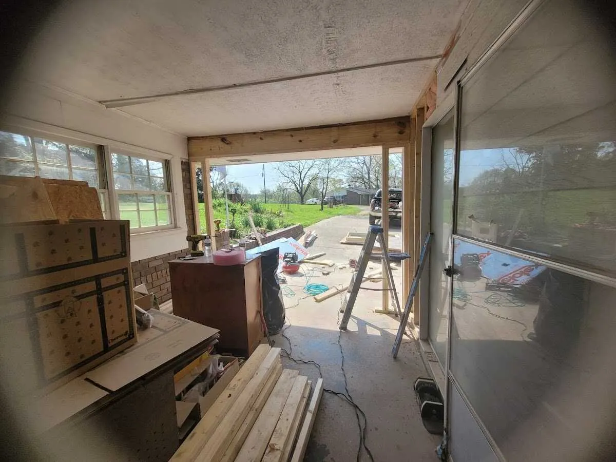 Air movers and dehumidifier for Drying & Dehumidification in Springfield